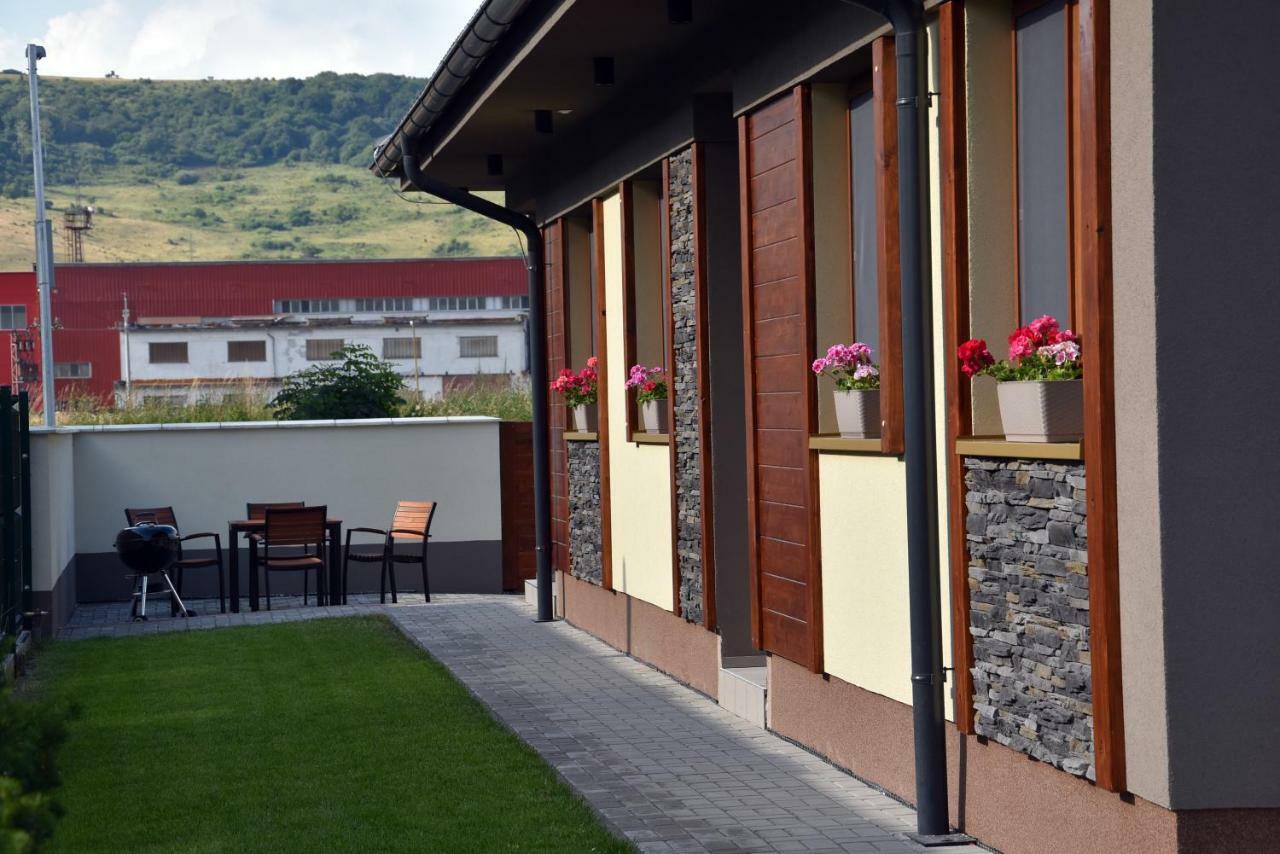 Elemir Appartement Bešeňová Buitenkant foto