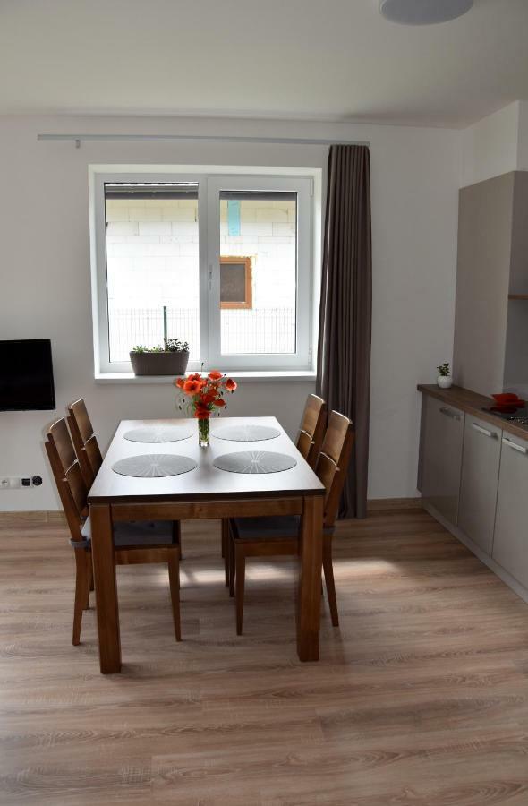 Elemir Appartement Bešeňová Buitenkant foto