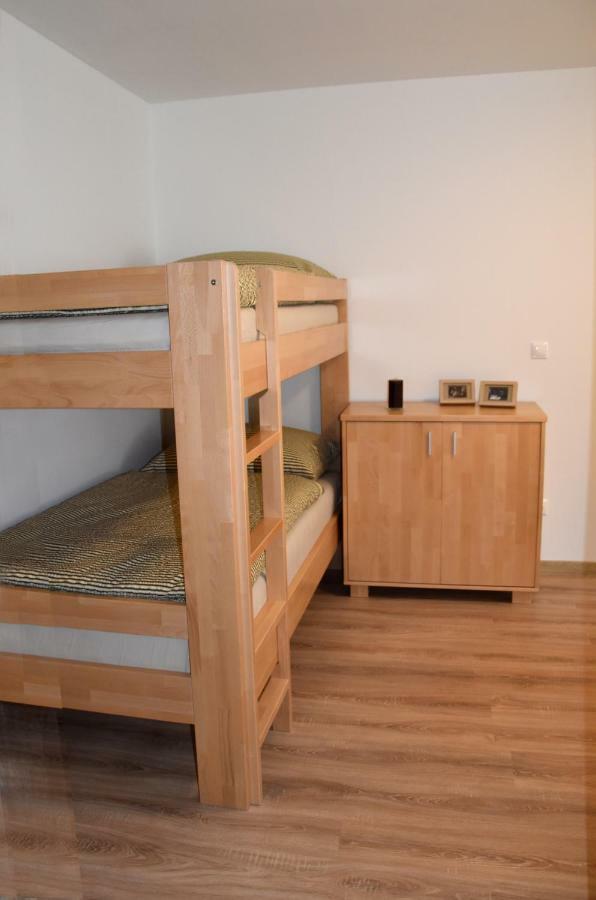 Elemir Appartement Bešeňová Buitenkant foto