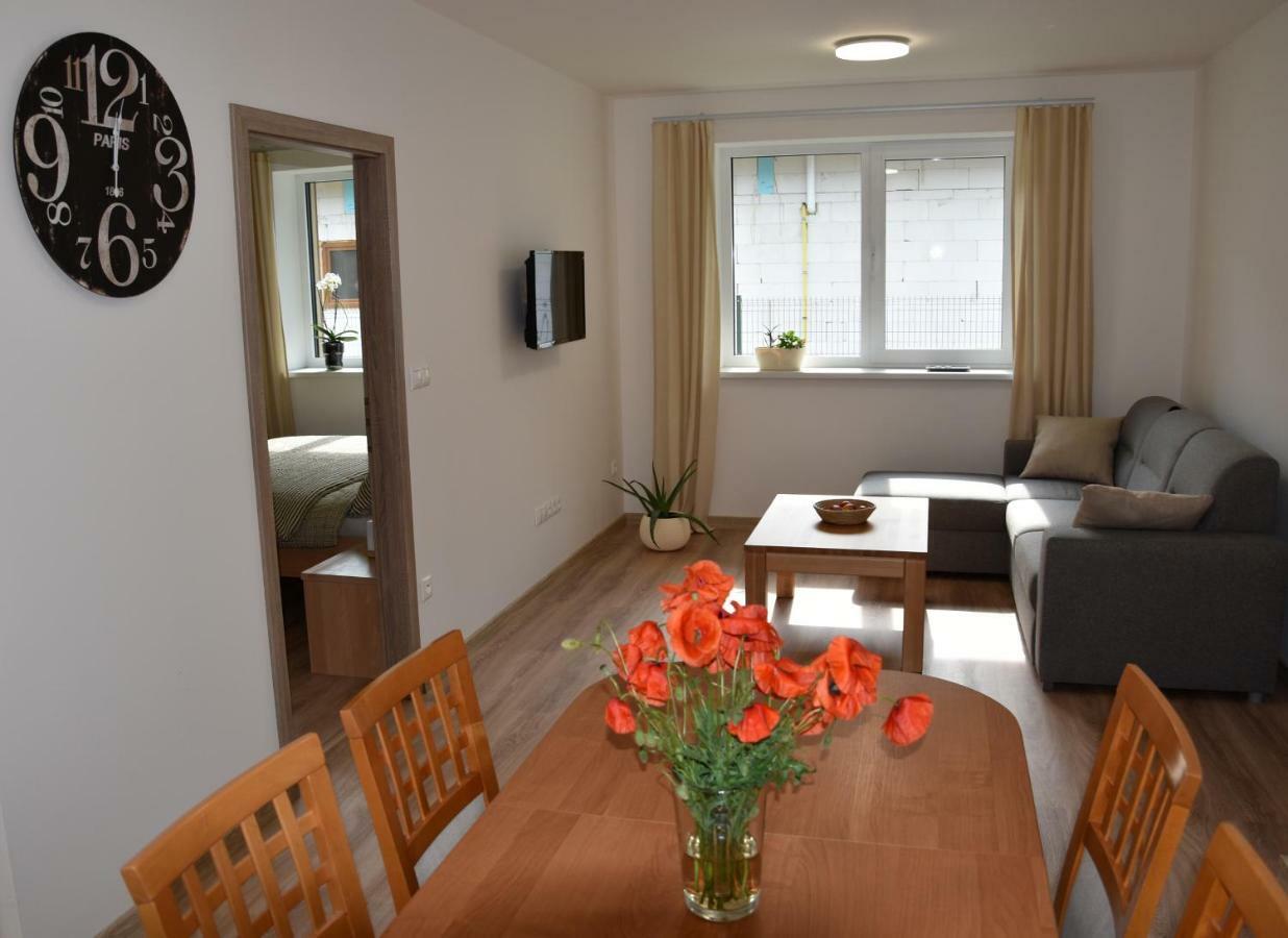Elemir Appartement Bešeňová Buitenkant foto