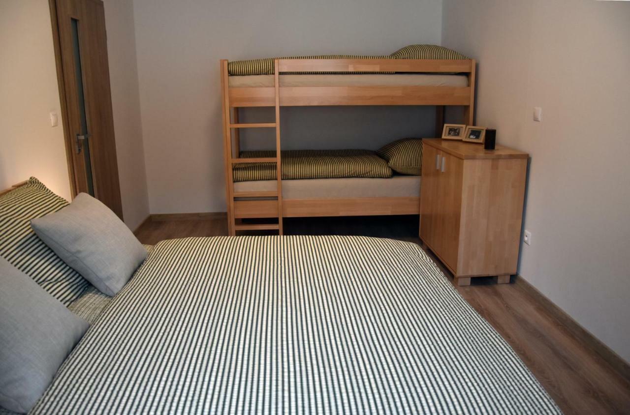Elemir Appartement Bešeňová Buitenkant foto