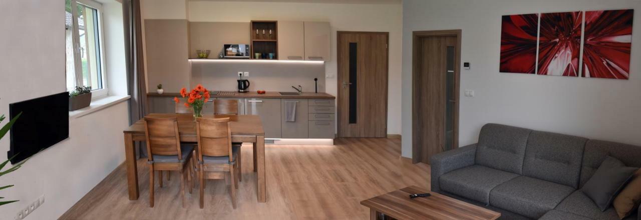 Elemir Appartement Bešeňová Buitenkant foto
