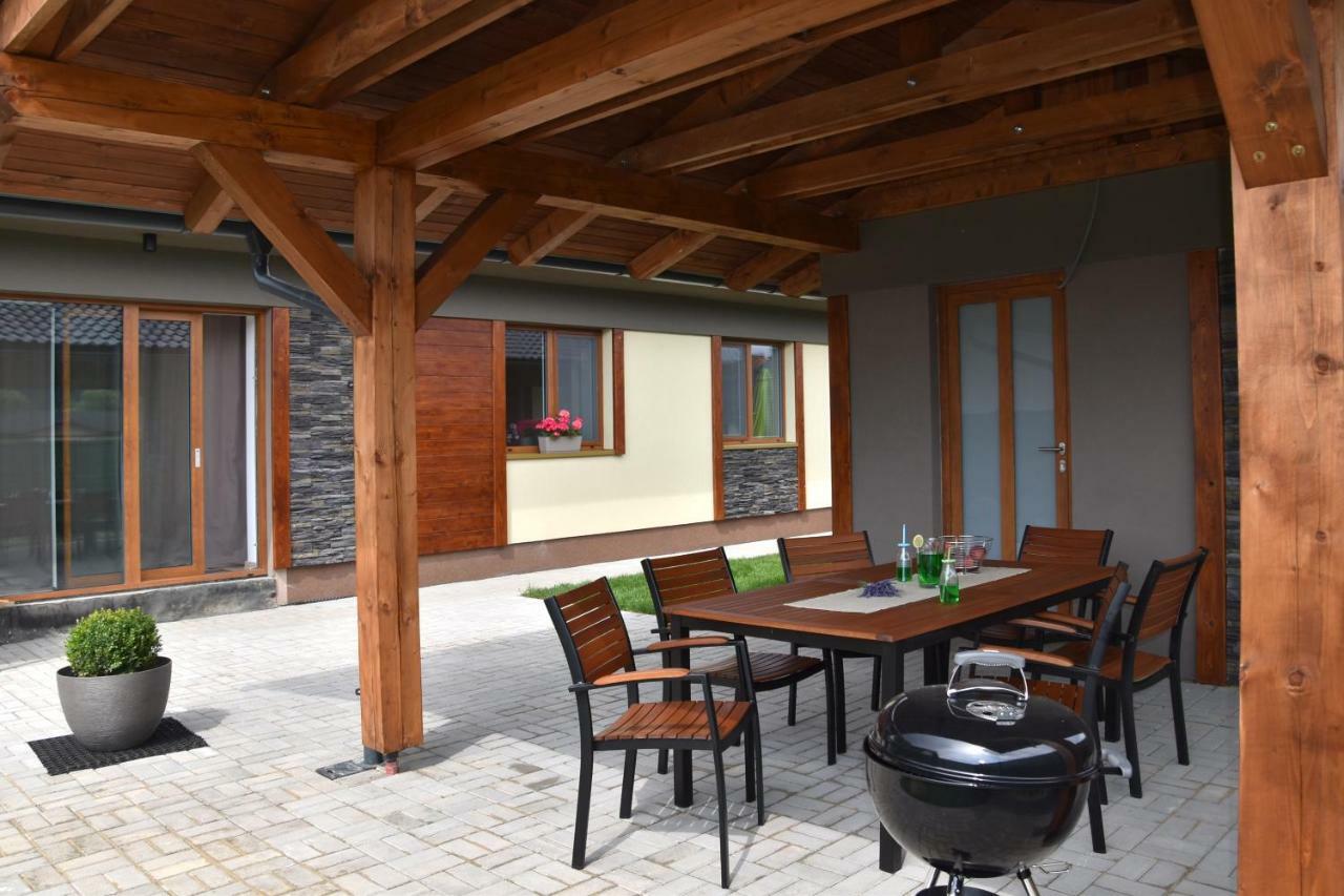 Elemir Appartement Bešeňová Buitenkant foto